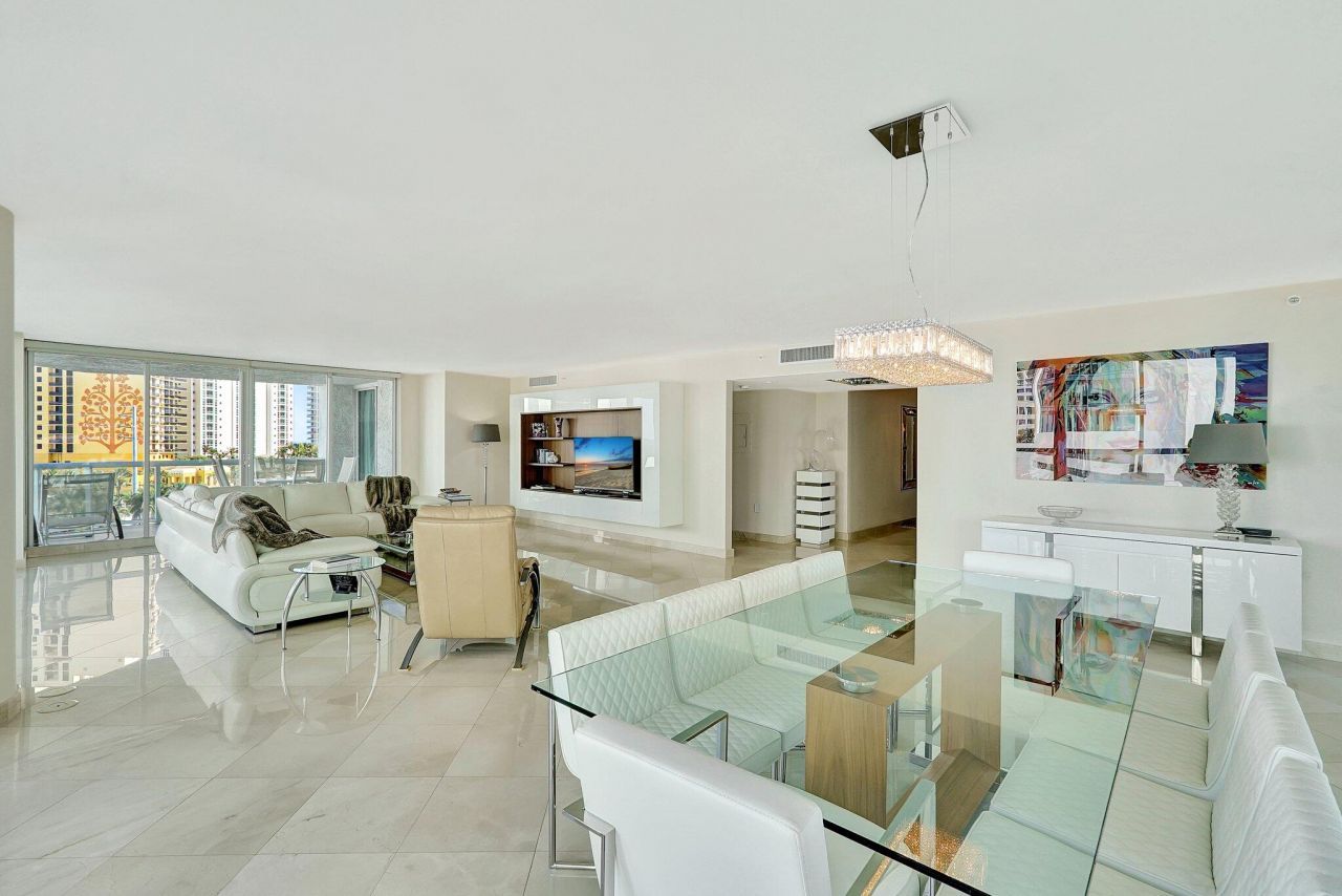 16400 Collins Avenue, Unit 641, Sunny Isles Beach, FL 33160 Photo
