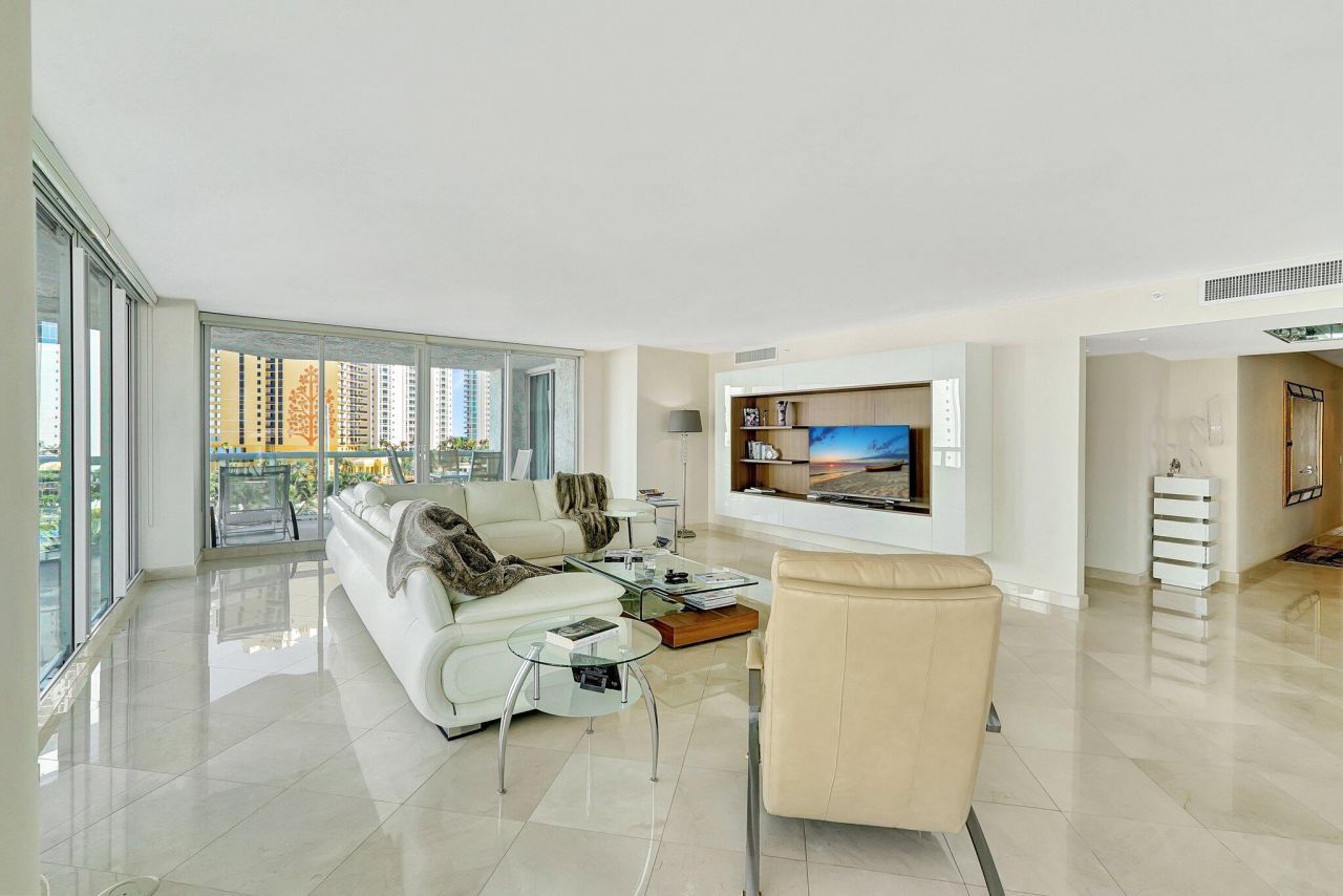 16400 Collins Avenue, Unit 641, Sunny Isles Beach, FL 33160 Photo