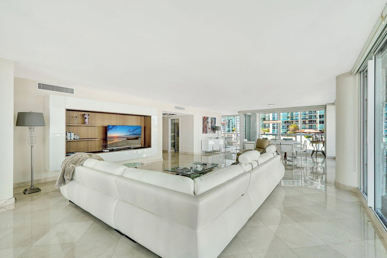 16400 Collins Avenue, Unit 641, Sunny Isles Beach, FL 33160 Photo