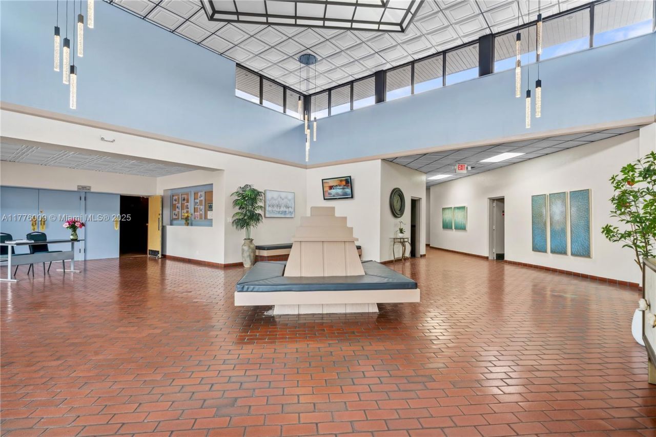 901 Colony Point Cir, Unit 503, Pembroke Pines, FL 33026 Photo