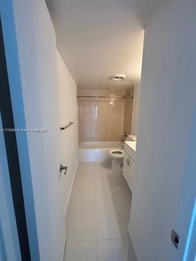 401 Golden Isles Dr, Unit 712, Hallandale Beach, FL 33009 Photo