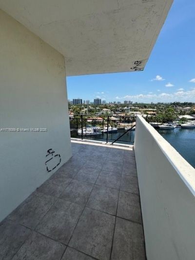401 Golden Isles Dr, Unit 712, Hallandale Beach, FL 33009 Photo