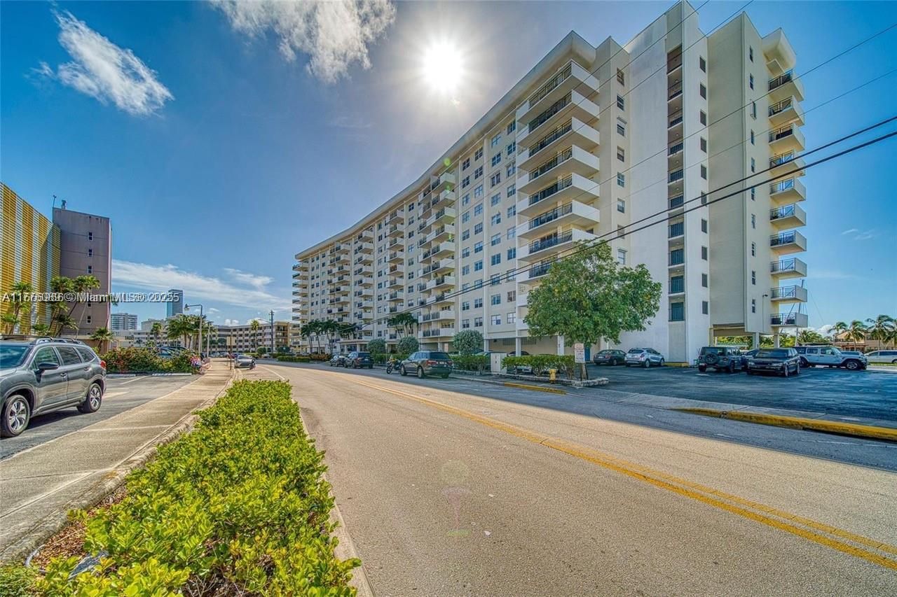 401 Golden Isles Dr, Unit 712, Hallandale Beach, FL 33009 Photo
