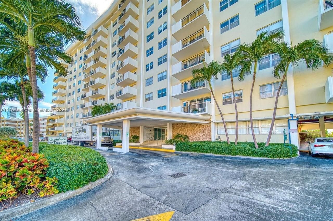401 Golden Isles Dr, Unit 712, Hallandale Beach, FL 33009 Photo