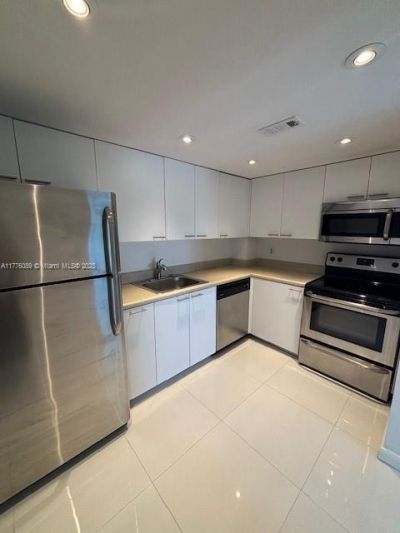 401 Golden Isles Dr, Unit 712, Hallandale Beach, FL 33009 Photo