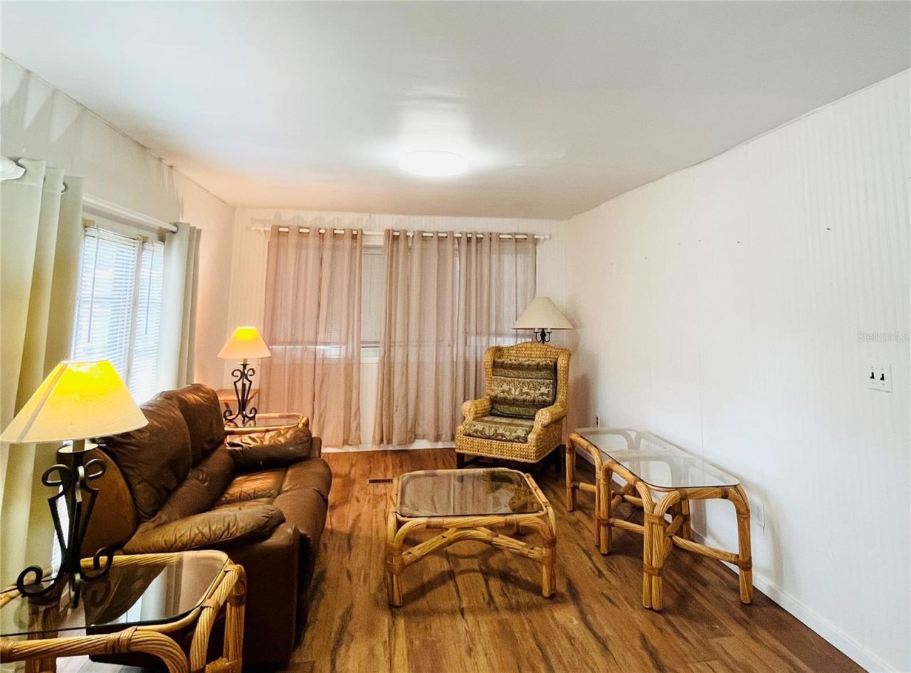 103 Oakwood Boulevard, Sarasota, FL 34237 Photo