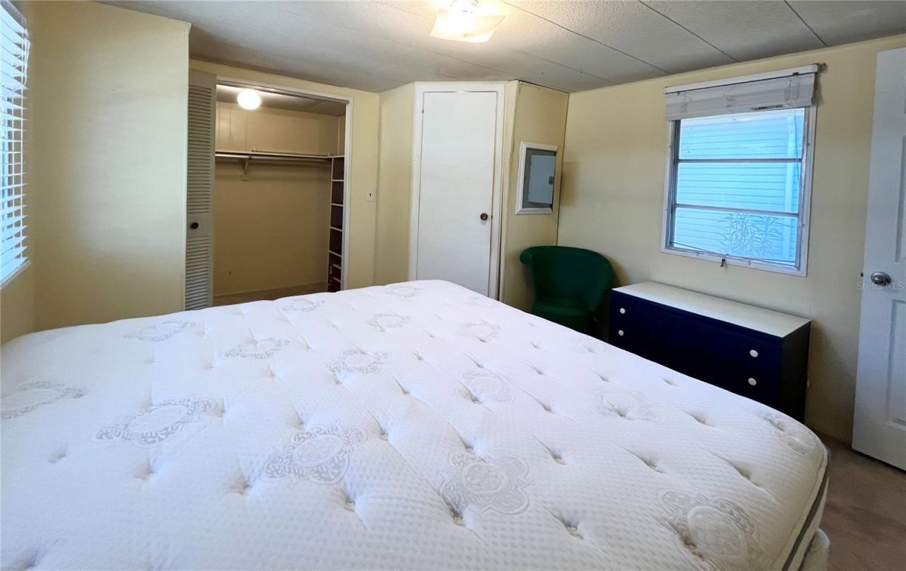 103 Oakwood Boulevard, Sarasota, FL 34237 Photo