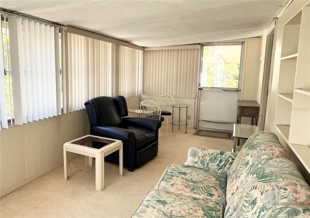 103 Oakwood Boulevard, Sarasota, FL 34237 Photo