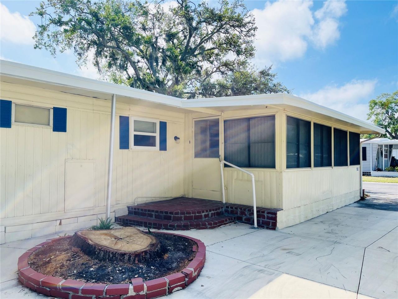 103 Oakwood Boulevard, Sarasota, FL 34237 Photo