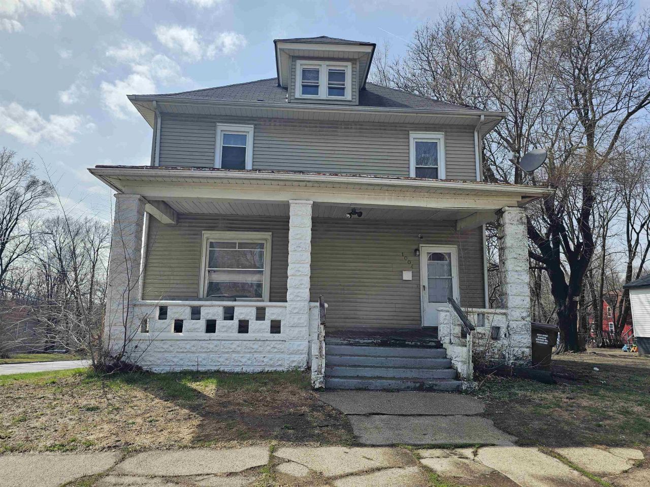 1004 N Winnebago St, Rockford, IL 61103 Main Photo