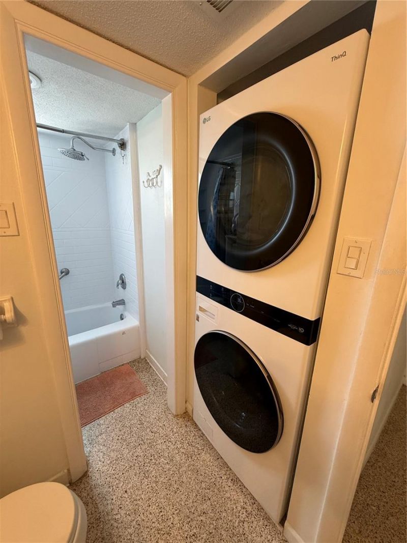 573 N Atlantic Avenue, Unit 5, New Smyrna Beach, FL 32169 Photo