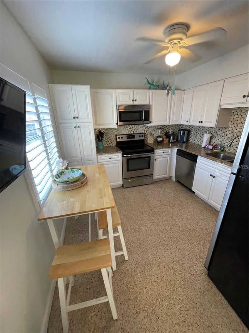 573 N Atlantic Avenue, Unit 5, New Smyrna Beach, FL 32169 Photo