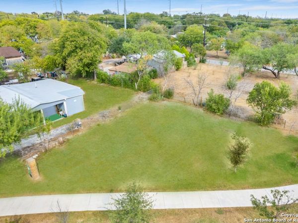 332 N SAN IGNACIO AVE, San Antonio, TX 78237