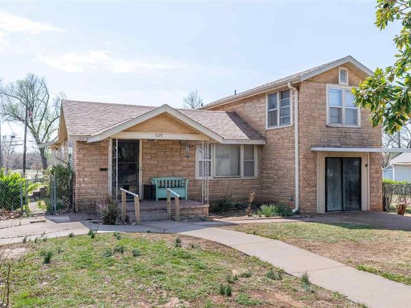 709 W 10th Avenue, Stillwater, OK 74074