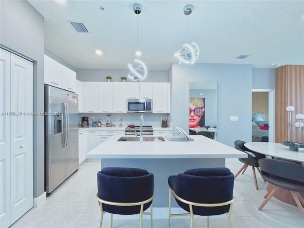 8167 NW 41st St, Unit E-410, Doral, FL 33166