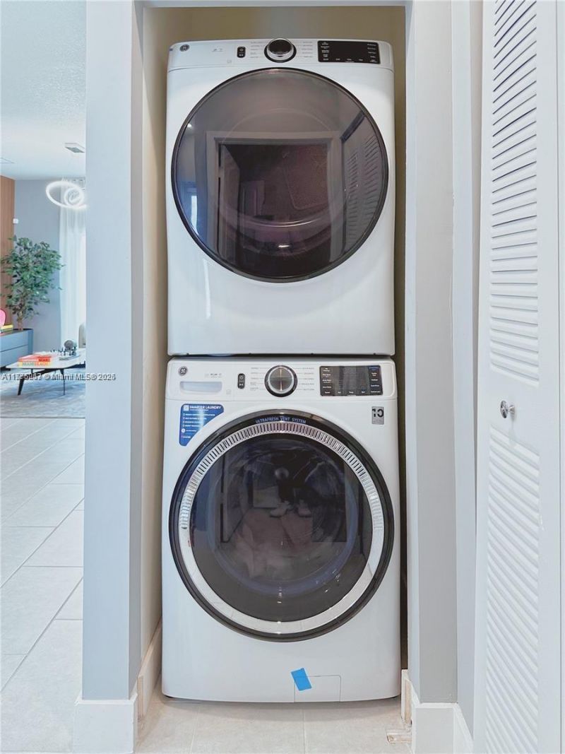 8167 NW 41st St, Unit E-410, Doral, FL 33166 Photo