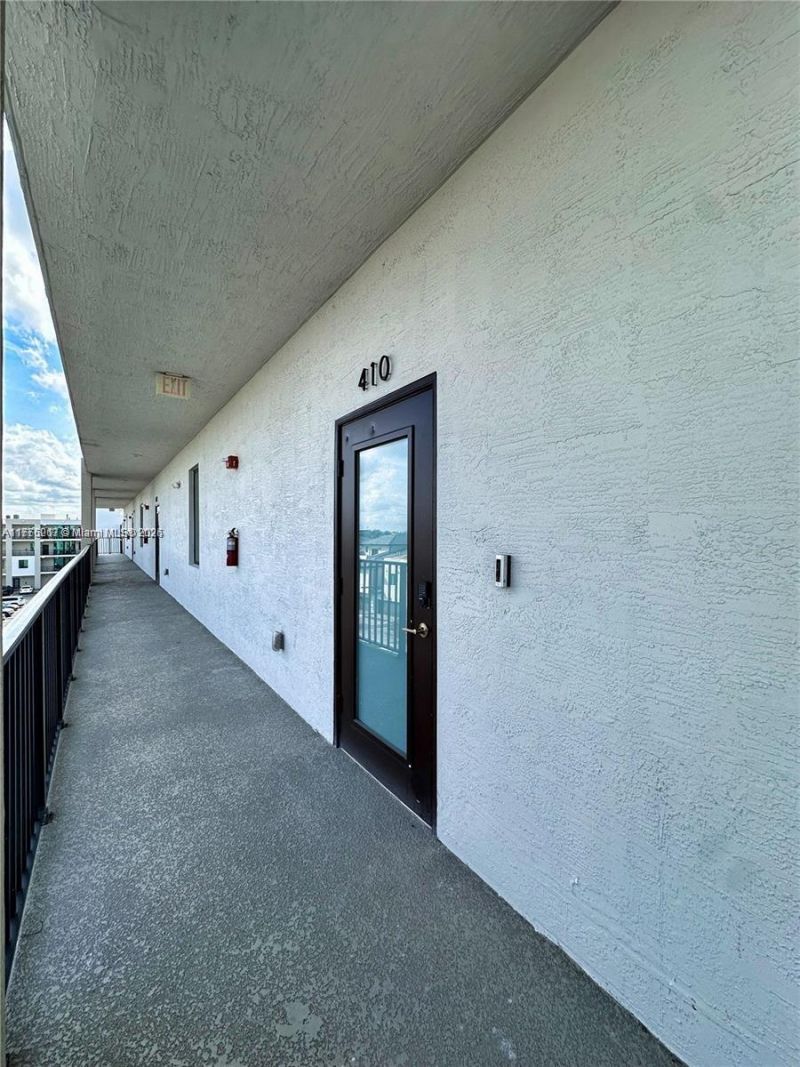 8167 NW 41st St, Unit E-410, Doral, FL 33166 Photo