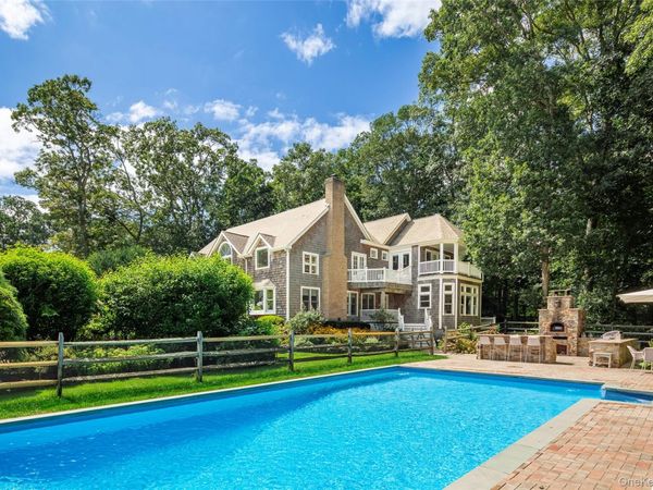 652 Noyack Path, Water Mill, NY 11976