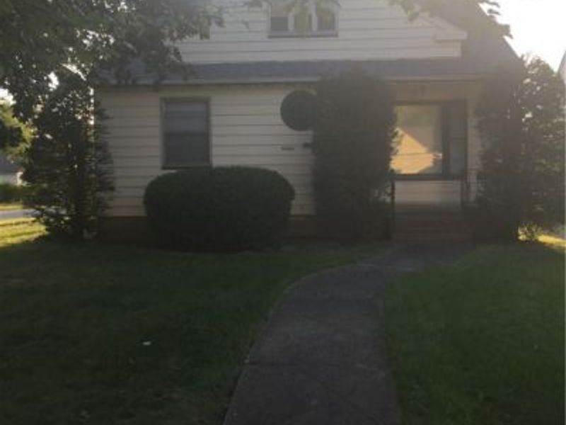 5082 Philip Avenue, Maple Heights, OH 44137 Photo 1