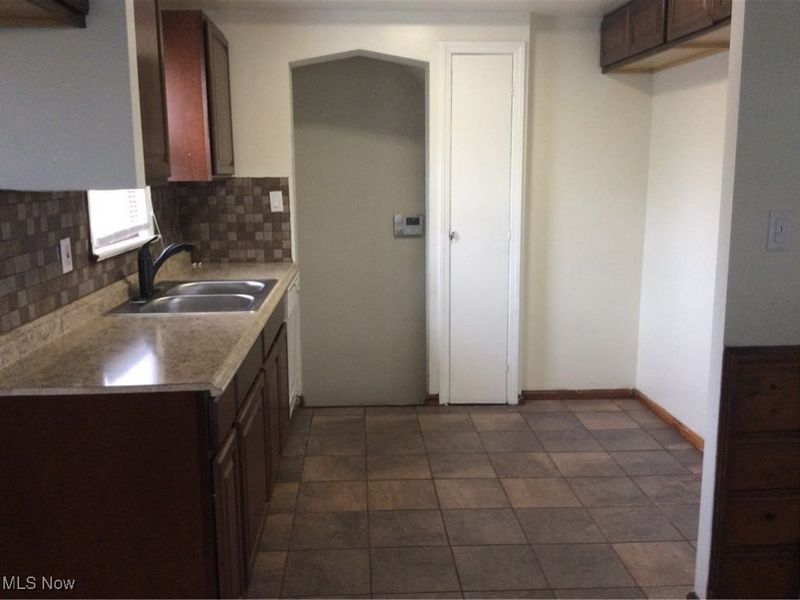 5082 Philip Avenue, Maple Heights, OH 44137 Photo 6