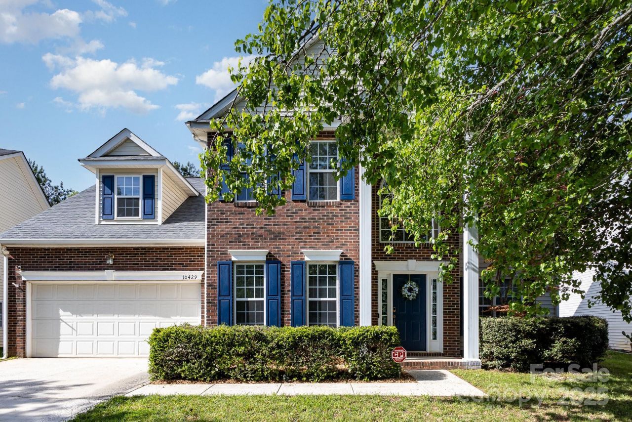 10429 Madison Park Drive, Charlotte, NC 28269 Main Photo