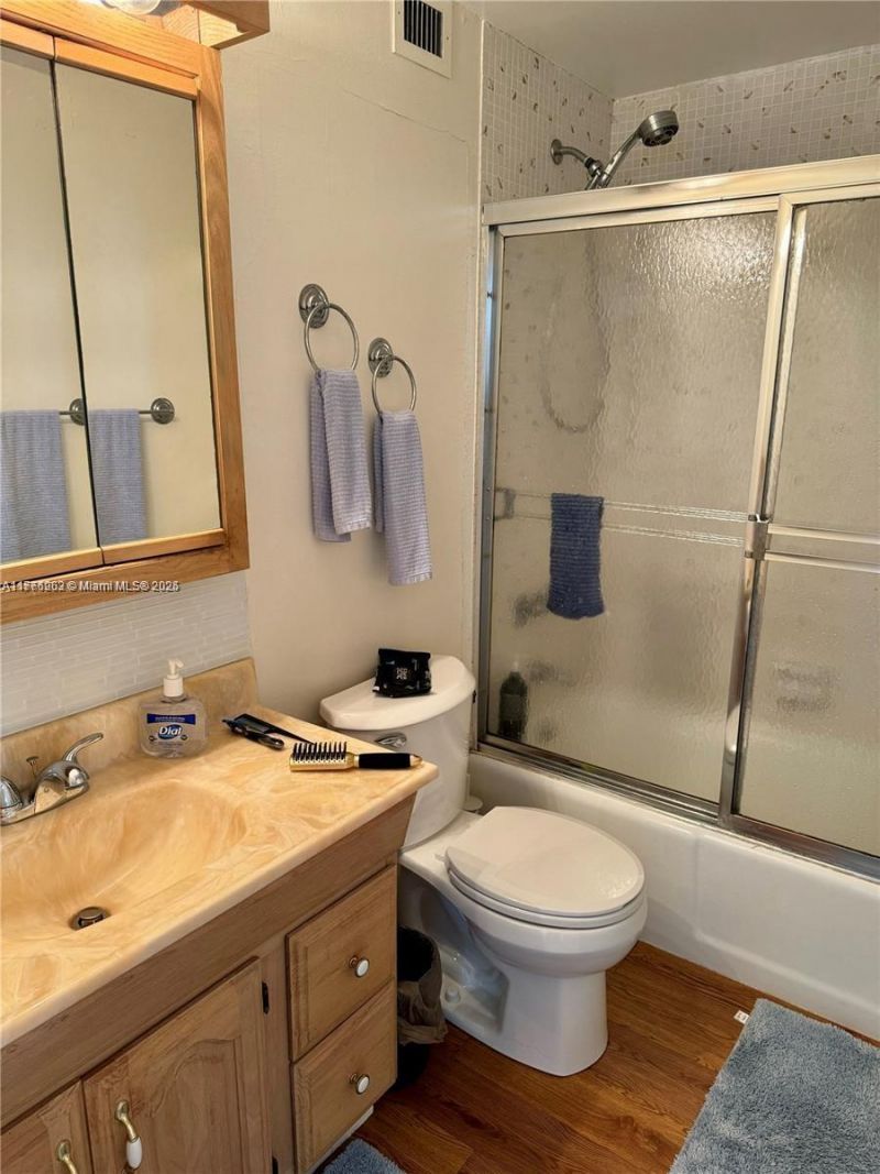 400 Kings Point Dr, Unit 609, Sunny Isles Beach, FL 33160 Photo