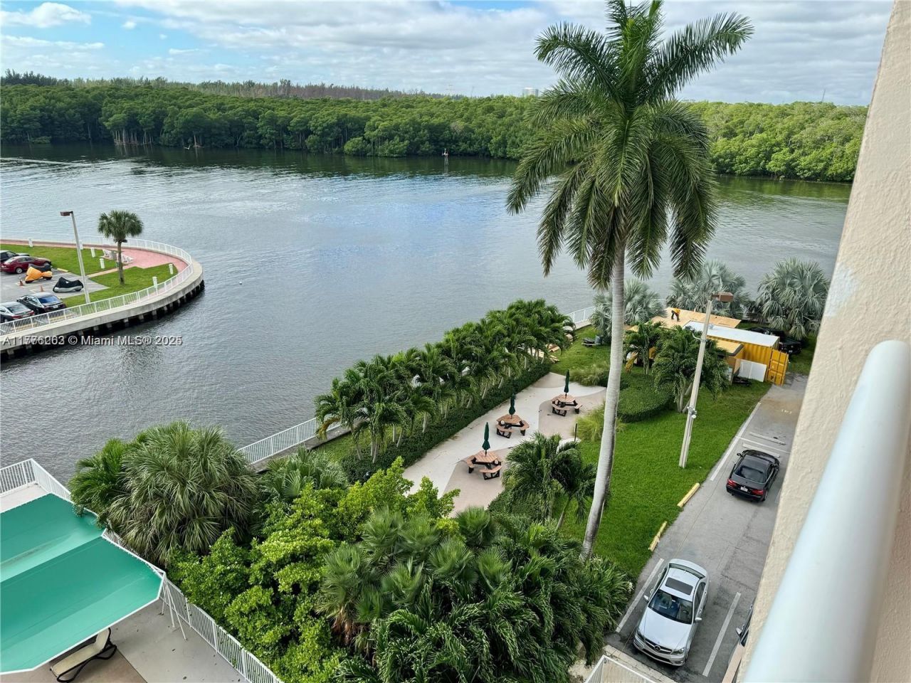 400 Kings Point Dr, Unit 609, Sunny Isles Beach, FL 33160 Photo