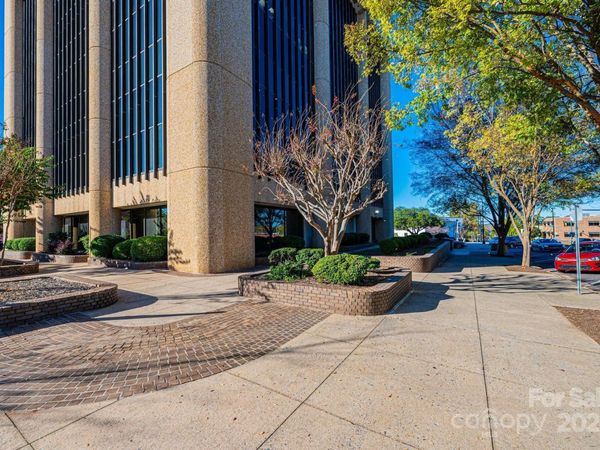 200 1st Avenue NW, Hickory, NC 28601