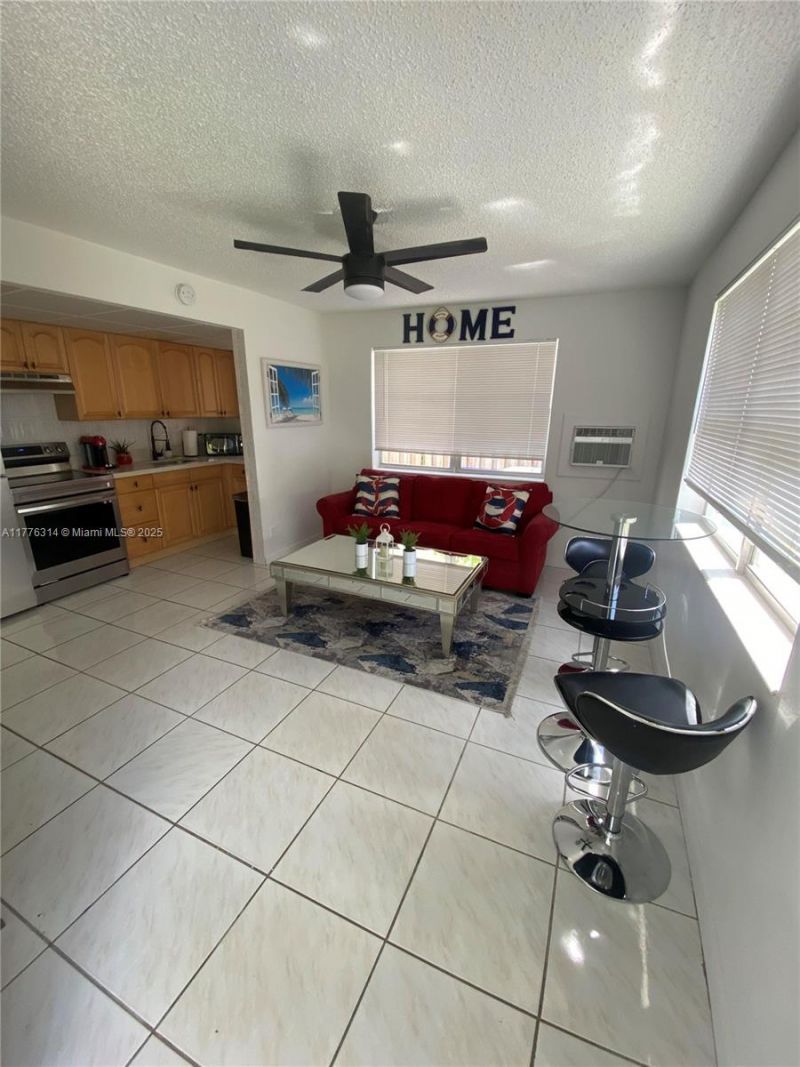 3210 Canal Dr, Unit 8, Pompano Beach, FL 33062 Photo