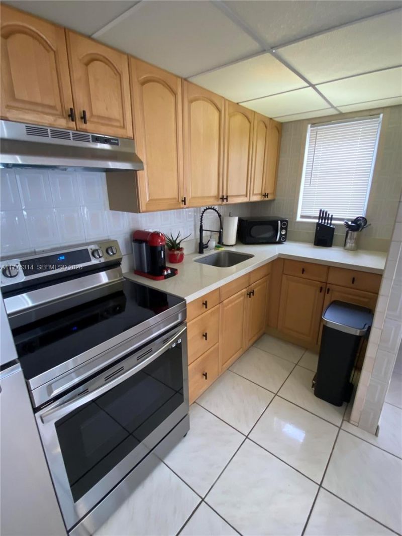 3210 Canal Dr, Unit 8, Pompano Beach, FL 33062 Photo