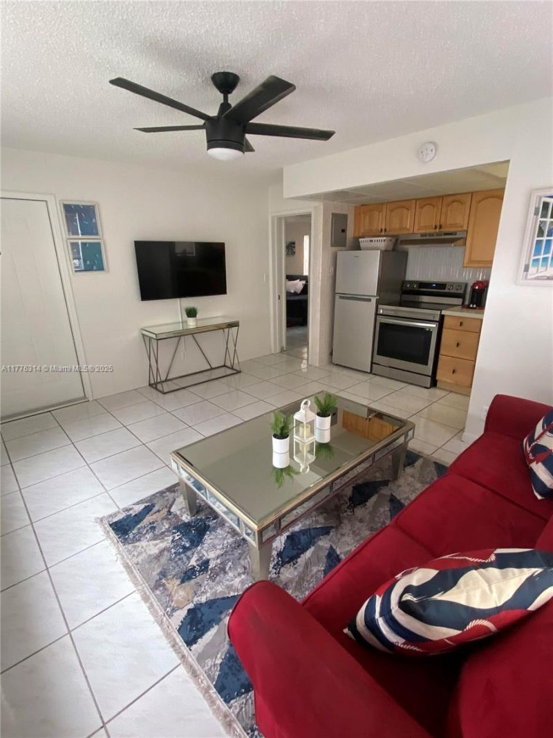 3210 Canal Dr, Unit 8, Pompano Beach, FL 33062 Photo