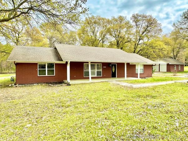 1401 Country Ridge Drive, Stigler, OK 74462