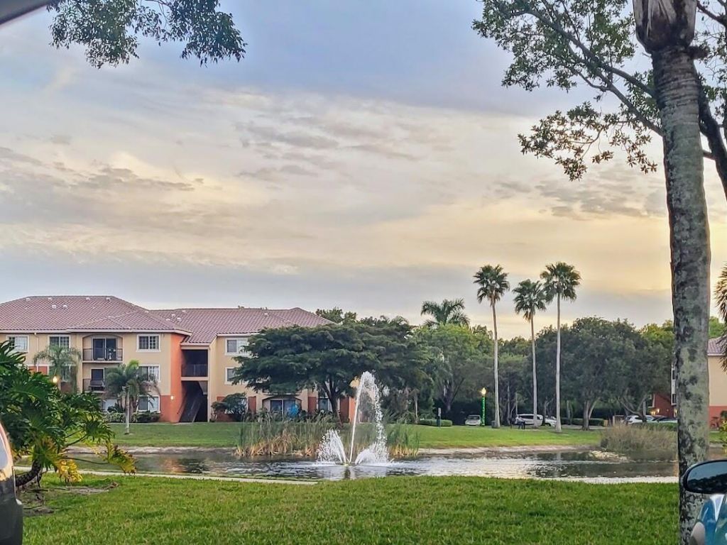 4151 N Haverhill Road, Unit 1505, West Palm Beach, FL 33417 Photo