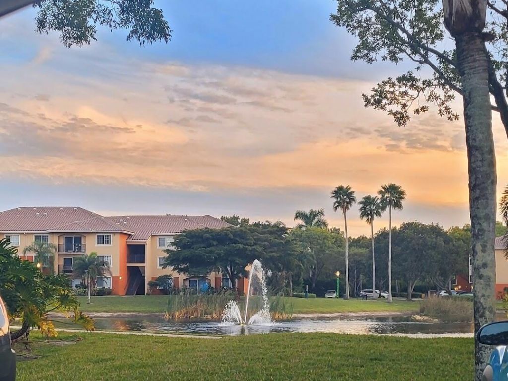 4187 N Haverhill Road, Unit 515, West Palm Beach, FL 33417 Photo