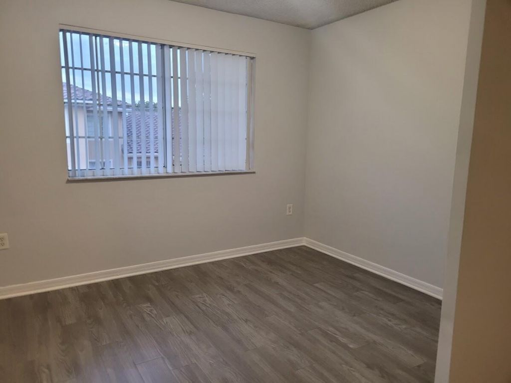 4197 N Haverhill Road, Unit 212, West Palm Beach, FL 33417 Photo