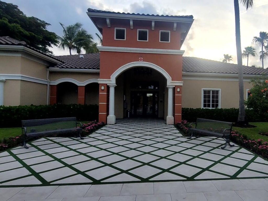 4197 N Haverhill Road, Unit 212, West Palm Beach, FL 33417 Photo