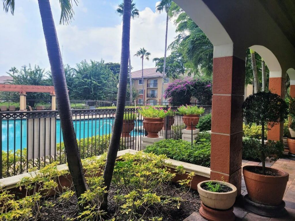 4197 N Haverhill Road, Unit 212, West Palm Beach, FL 33417 Photo