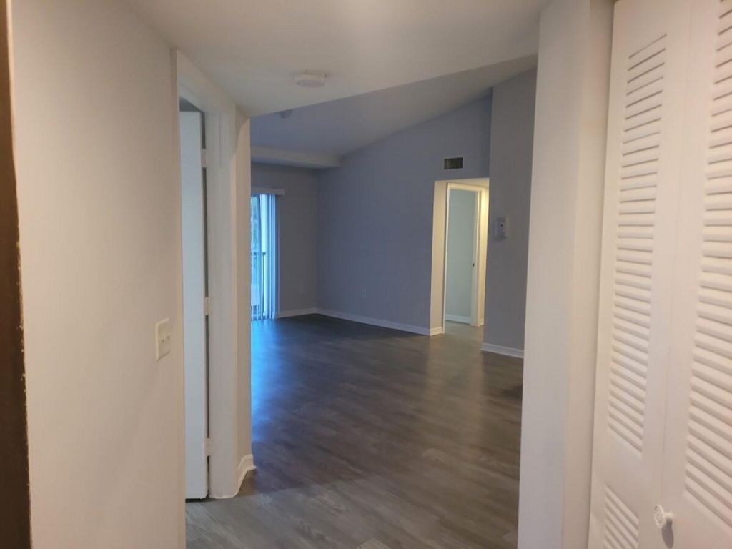 4197 N Haverhill Road, Unit 212, West Palm Beach, FL 33417 Photo