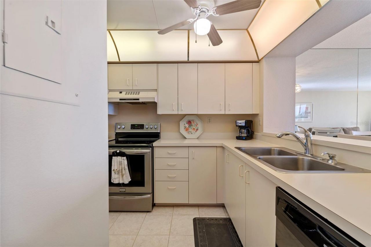 6021 Bahia Del Mar Circle, Unit 534, Saint Petersburg, FL 33715 Photo