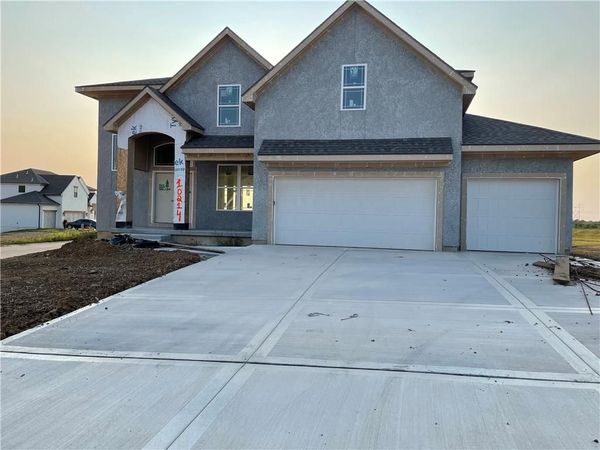 10312 N Smalley Drive, Kansas City, MO 64157