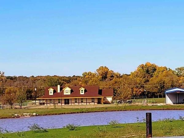 884 County Road 3555, Paradise, TX 76073