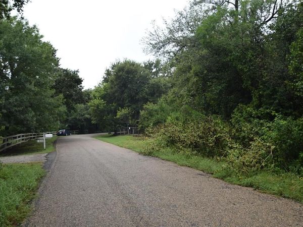 2604 Forest Park Drive, Granbury, TX 76048