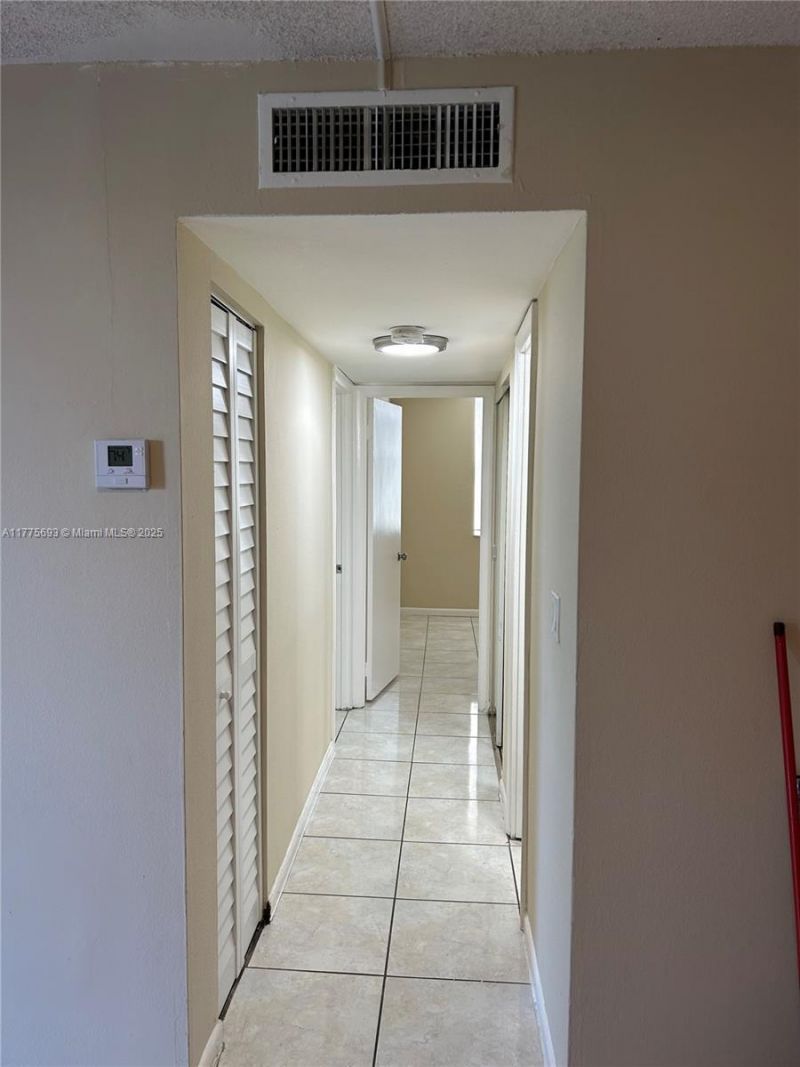 484 NW 165th St Rd, Unit A-316, Miami, FL 33169 Photo