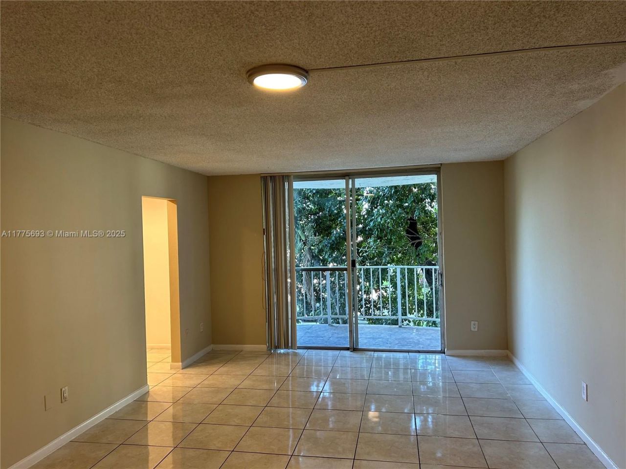 484 NW 165th St Rd, Unit A-316, Miami, FL 33169 Photo
