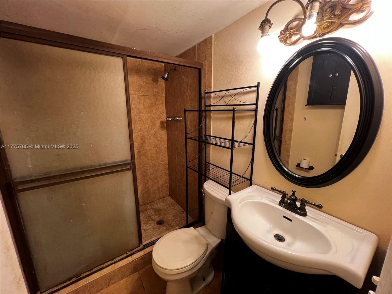 447 NE 195th St, Unit 309, Miami, FL 33179 Photo