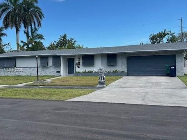 9380 SW 179th Ter, Palmetto Bay, FL 33157