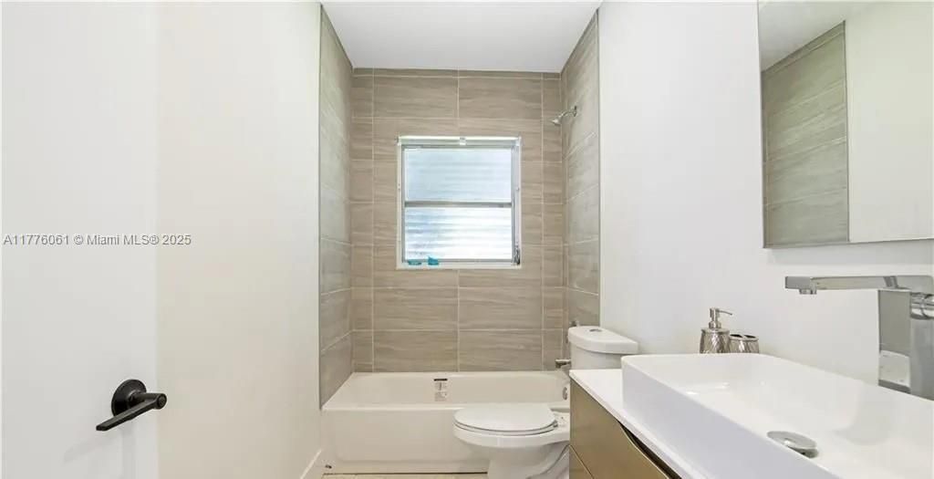 9380 SW 179th Ter, Palmetto Bay, FL 33157 Photo