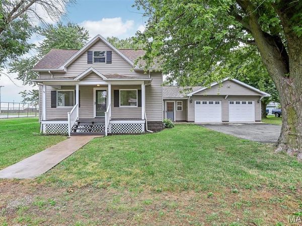 104 N 6th Street, Witt, IL 62094