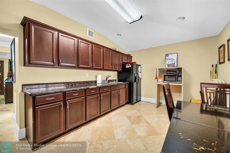 910 S State Road 7, Plantation, FL 33317 Photo