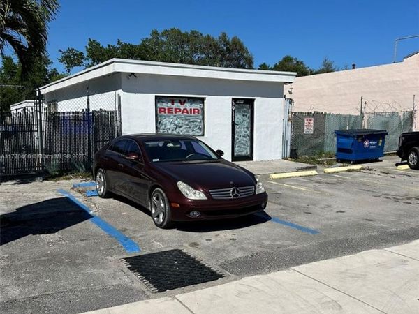 5911 W Hallandale Beach Blvd, West Park, FL 33023